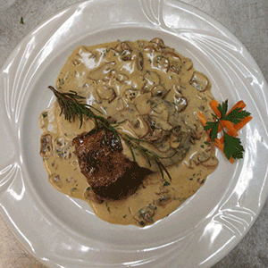 Rumpsteak mit Champignons in Sahnesauce